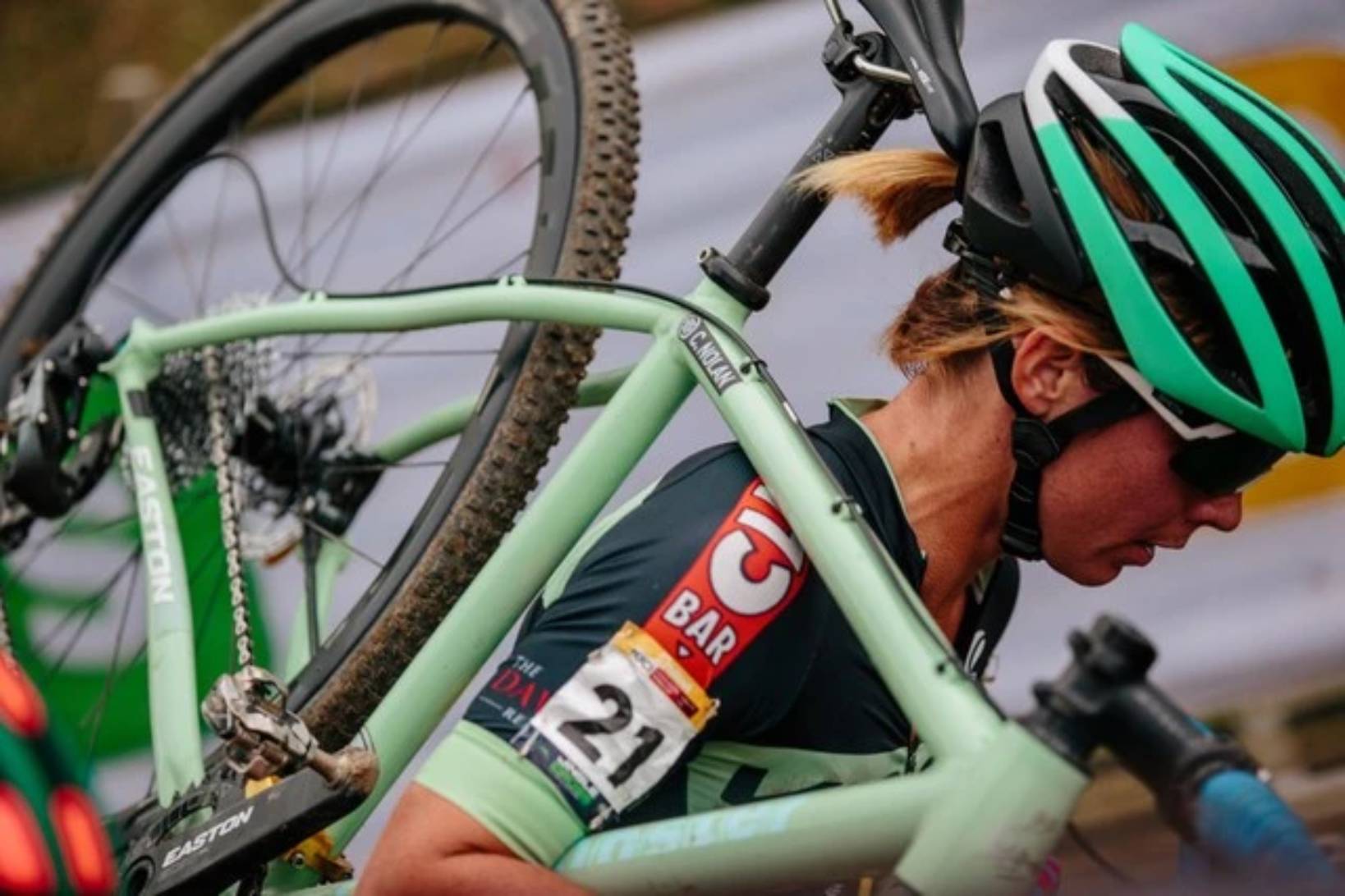 Between the Tape: Caroline Nolan Races her First World Cup at Jingle Cross